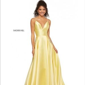 yellow sherri hill dress with cute pockets !